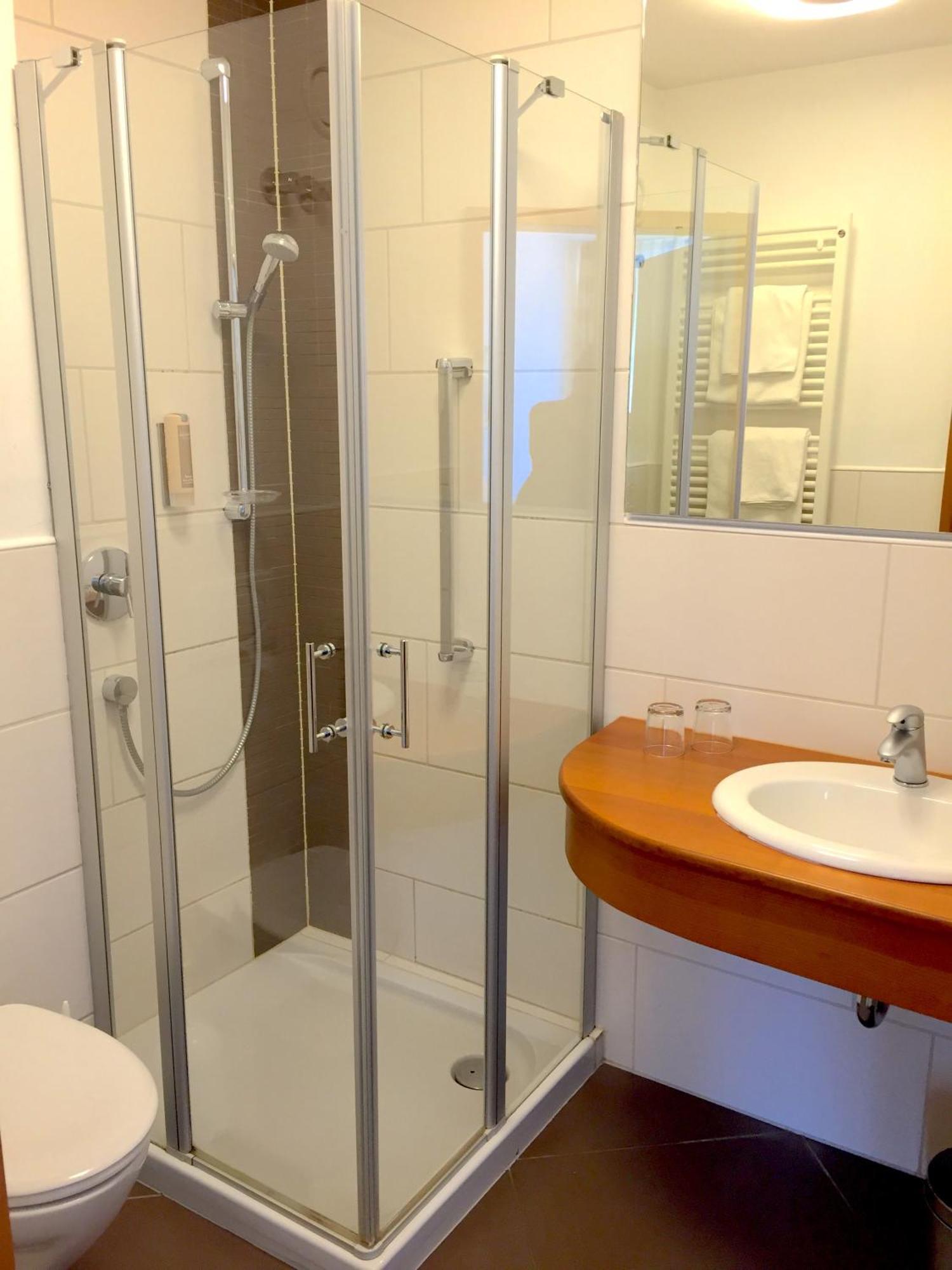 Hotel Zur Schoenen Aussicht Marktheidenfeld Luaran gambar